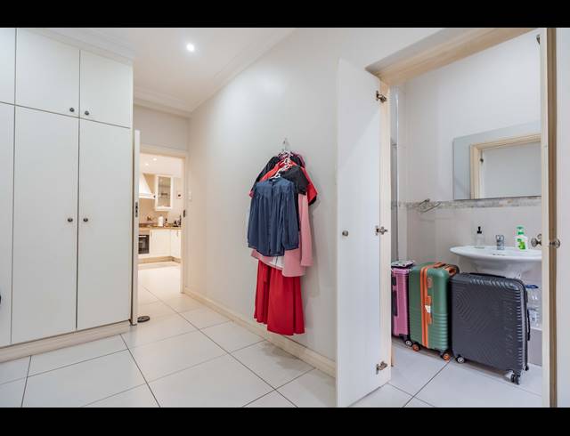 2 BEDROOM APARTMENT FOR SALE IN ESSENWOOD